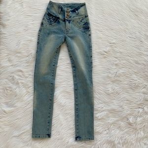 High wasted, shaping skinny jeans,